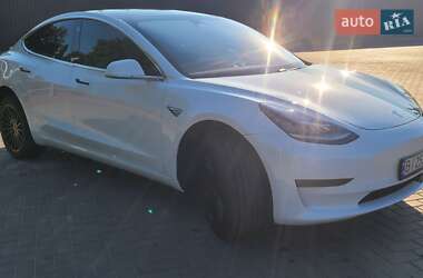 Седан Tesla Model 3 2020 в Кременчуге
