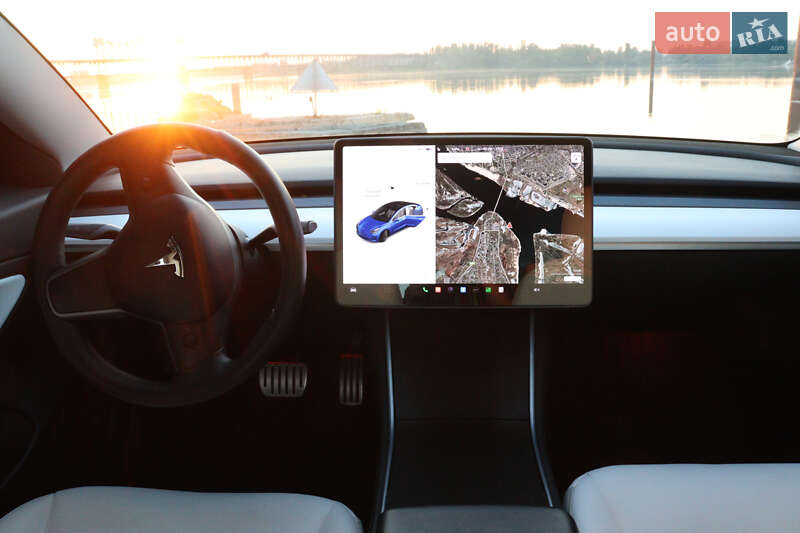 Седан Tesla Model 3 2019 в Киеве