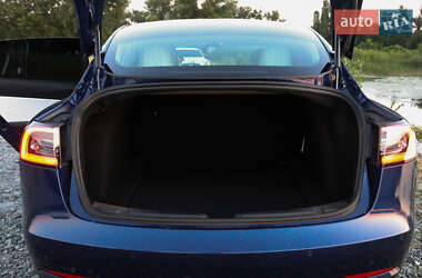 Седан Tesla Model 3 2019 в Киеве