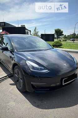 Седан Tesla Model 3 2023 в Калуше