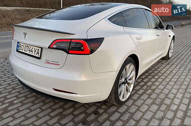 Седан Tesla Model 3 2020 в Млинове