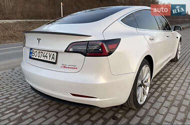 Седан Tesla Model 3 2020 в Млинове