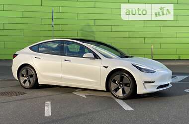 Седан Tesla Model 3 2023 в Києві