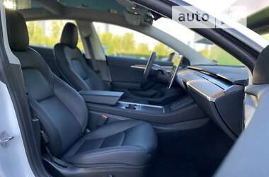 Седан Tesla Model 3 2023 в Києві