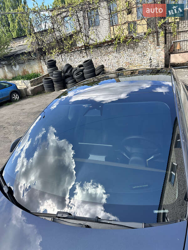 Седан Tesla Model 3 2022 в Києві