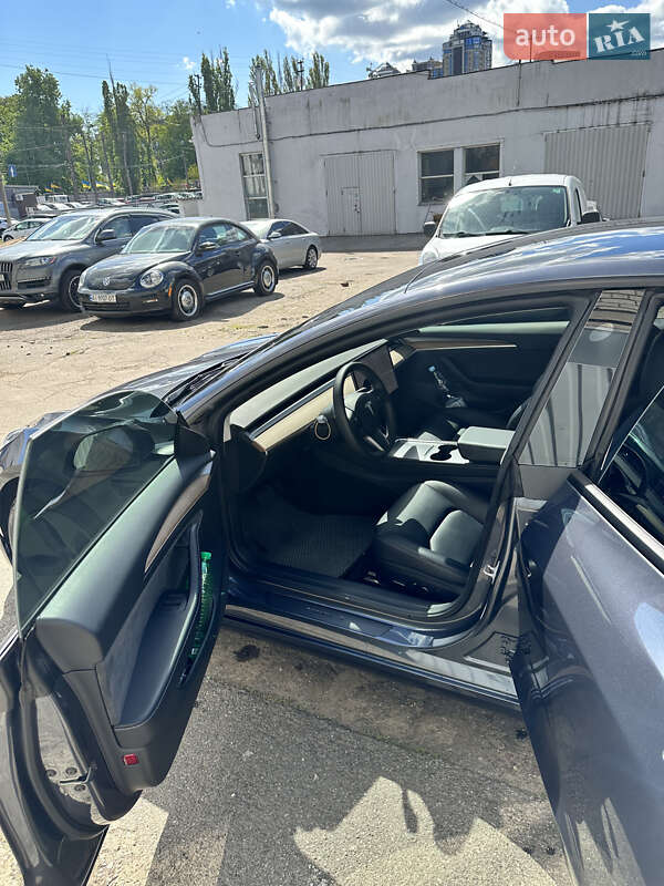 Седан Tesla Model 3 2022 в Києві