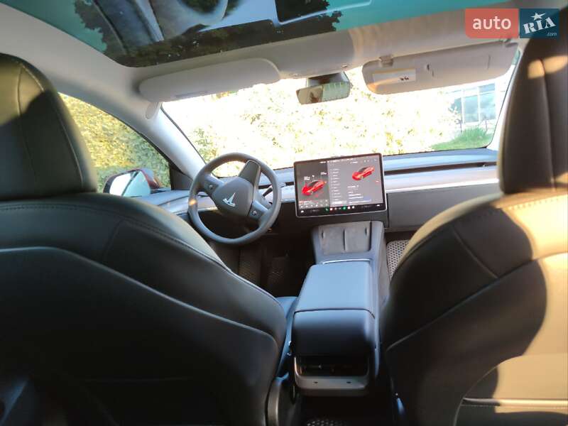 Седан Tesla Model 3 2022 в Киеве