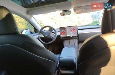 Седан Tesla Model 3 2022 в 