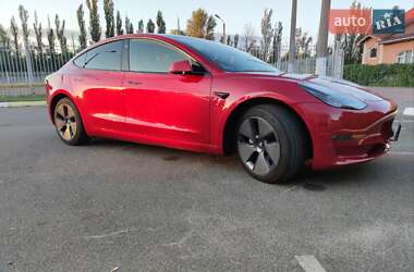 Седан Tesla Model 3 2022 в 
