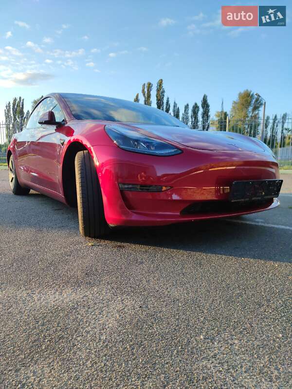 Седан Tesla Model 3 2022 в Киеве