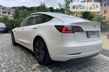 Седан Tesla Model 3 2021 в Киеве