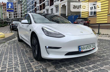 Седан Tesla Model 3 2021 в Киеве