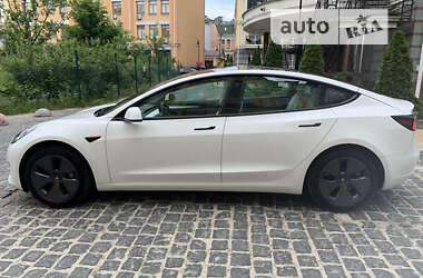 Седан Tesla Model 3 2021 в Киеве