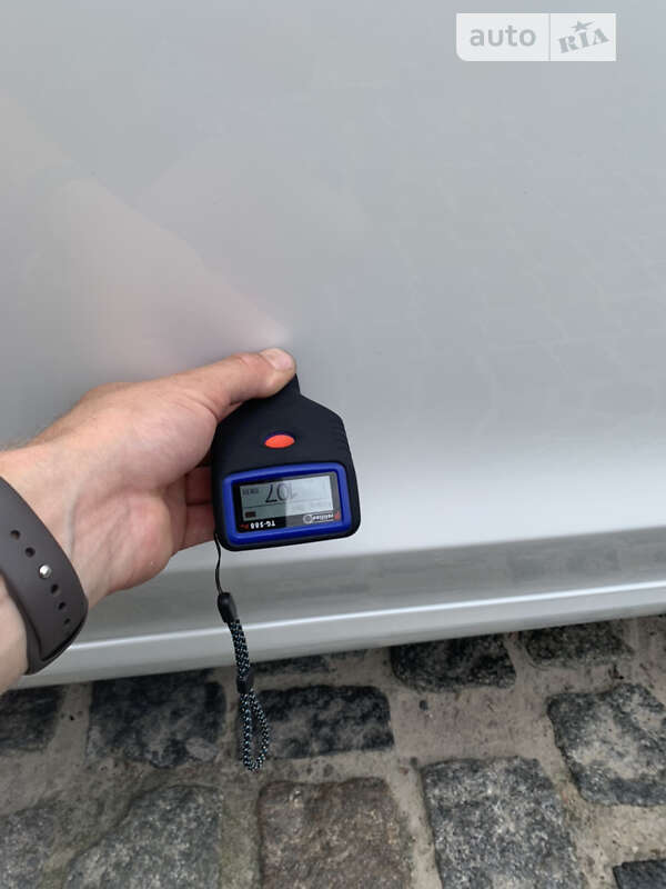 Седан Tesla Model 3 2021 в Киеве