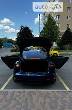 Седан Tesla Model 3 2018 в Киеве
