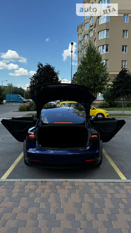 Седан Tesla Model 3 2018 в Киеве