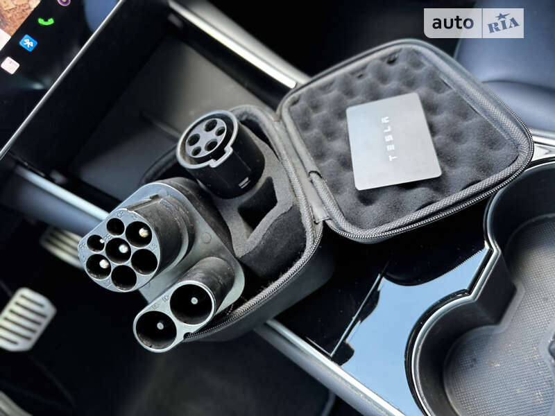 Седан Tesla Model 3 2018 в Києві