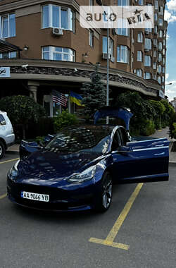 Седан Tesla Model 3 2018 в Киеве