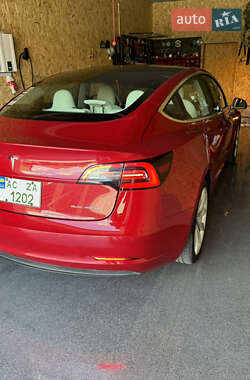 Седан Tesla Model 3 2018 в 