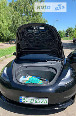 Седан Tesla Model 3 2022 в Золочеве