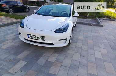 Седан Tesla Model 3 2021 в Киеве