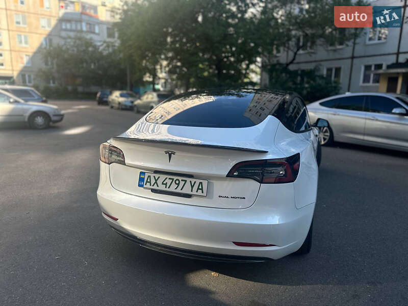 Седан Tesla Model 3 2021 в Харькове