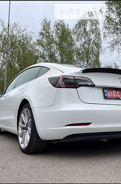 Седан Tesla Model 3 2018 в Рівному