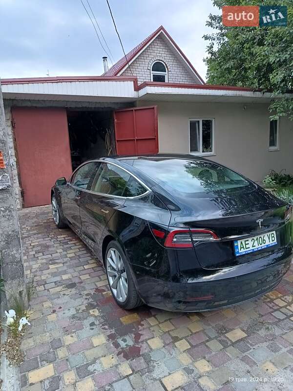 Седан Tesla Model 3 2018 в Днепре
