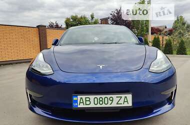 Седан Tesla Model 3 2022 в Виннице