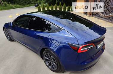 Седан Tesla Model 3 2022 в Виннице