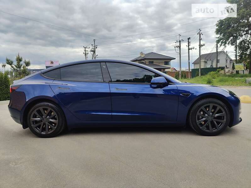 Седан Tesla Model 3 2022 в Вінниці