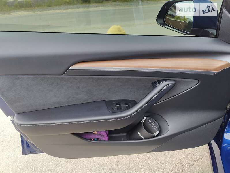 Седан Tesla Model 3 2022 в Вінниці