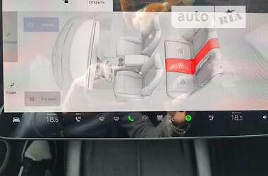 Седан Tesla Model 3 2022 в Виннице