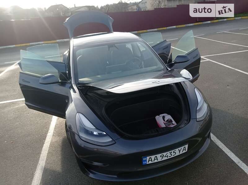 Седан Tesla Model 3 2022 в Василькове