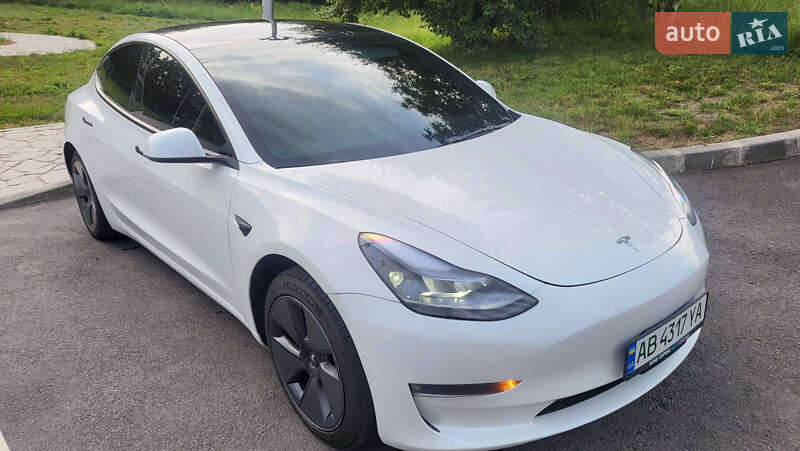 Седан Tesla Model 3 2021 в Виннице