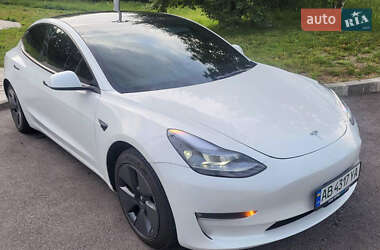 Седан Tesla Model 3 2021 в 