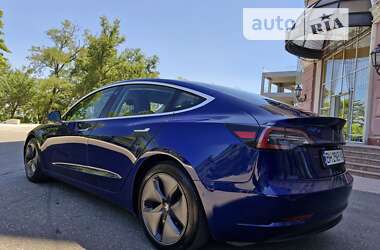 Седан Tesla Model 3 2018 в Одесі