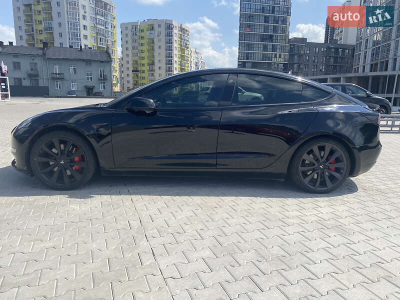 Седан Tesla Model 3 2019 в Львові