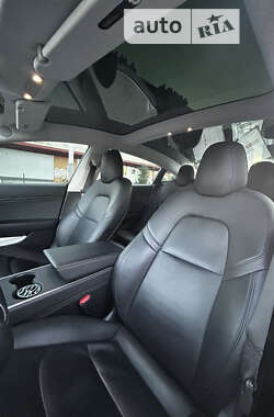 Седан Tesla Model 3 2017 в 