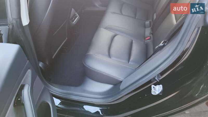 Седан Tesla Model 3 2019 в Харкові