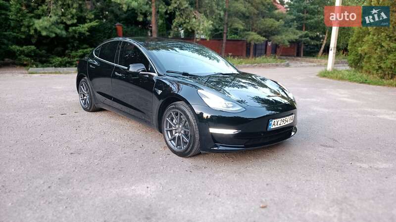 Седан Tesla Model 3 2019 в Харкові