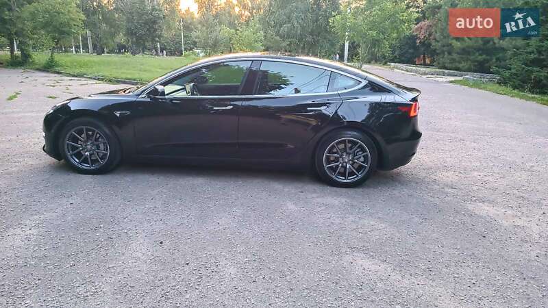 Седан Tesla Model 3 2019 в Харкові