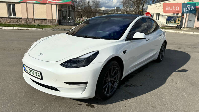 Седан Tesla Model 3 2022 в Полтаві