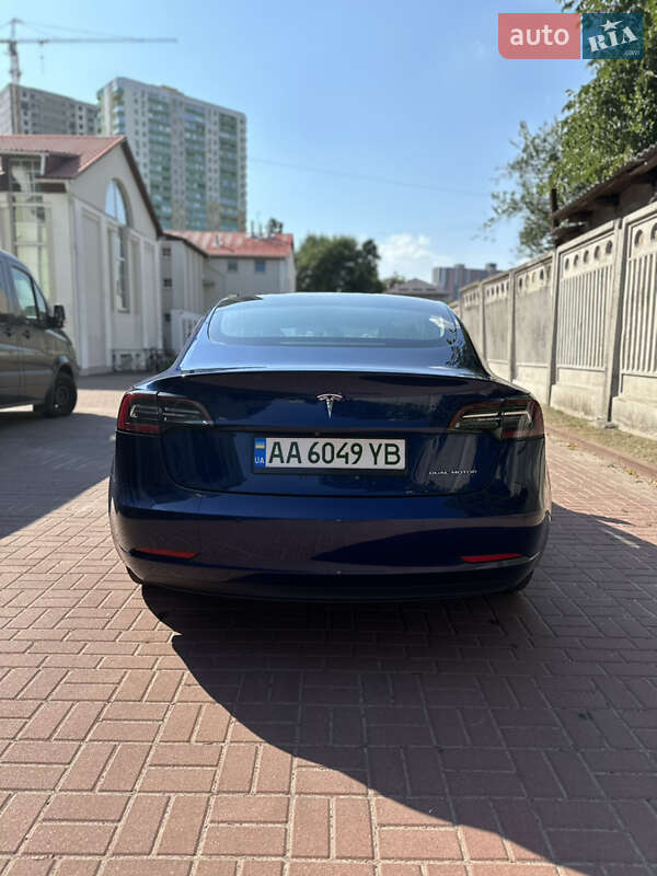 Седан Tesla Model 3 2018 в Киеве