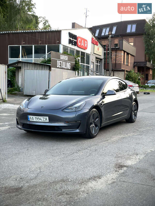 Седан Tesla Model 3 2022 в Києві