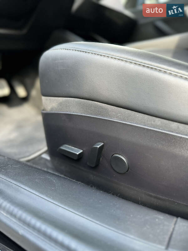 Седан Tesla Model 3 2019 в Рівному