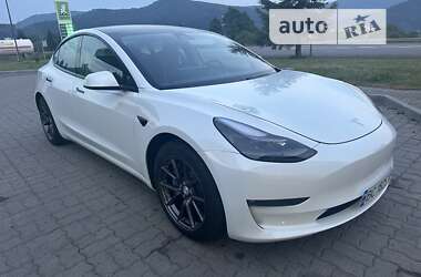 Седан Tesla Model 3 2021 в Львові