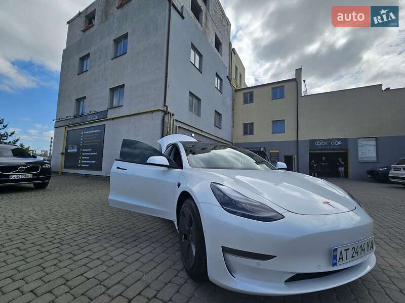Tesla Model 3 2021