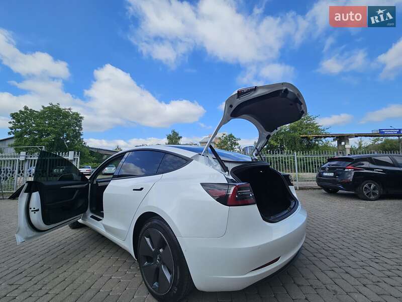 Седан Tesla Model 3 2021 в Ивано-Франковске