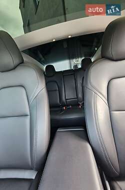 Седан Tesla Model 3 2021 в Ивано-Франковске